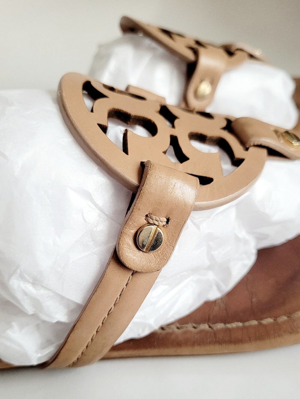 Tory Burch Miller Tan Calf Leather Logo Thong Sandals Almond Flour US 10 - Picture 16 of 16